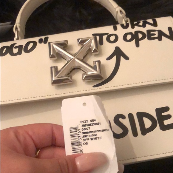 Flash sale ✨ Off-white handbag - Picture 6 of 6